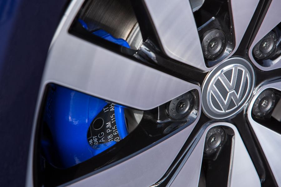 Колеса Volkswagen Golf GTE 2017 года  (UK) (фото 5 из 27)